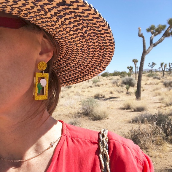 Cactus 🌵 Earrings - Picture 6 of 7